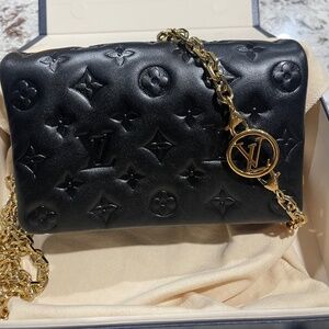 LOUIS VUITTON bag